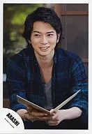 Arashi / Matsujun / Upper Body / Shirt Check Green / Both Hands Paper / Seated / Official Official photo