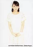 Berryz Kobo / Risako Sugaya / Kneecap / White costume / Front both hands / Official Official photo