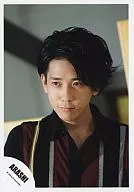 Arashi / Kazuya Ninomiya / Bust-up polo shirt red, black, eye-left / Official Official photo