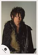 Kis-My-Ft2 / Kento Senga / Upper body / Costume black / Fur / Eye-line left / Background white / Official Official photo