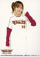 Morning Musume / Asami Konno / Kneecap / Costume white red / Left-handed up / Rakuten Eagles / Background white / Official Official photo