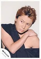 Kanjani Eight / Shodai Yasuda / Bust up / Costume black / Right / left shoulder / Eye point left / Mouth closed / Official Official photo