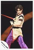 Hey! Say JUMP / Ryosuke Yamada / Live Photo / Costume Yellowish Purple / Right Hand Stick / Body Facing Left / Left Hand Par / Official Official photo