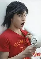 Hey! Say JUMP / Ryosuke Yamada / Bust up, T-shirt red, facing right, right hand dryer, left hand collar, open mouth, white background / If it's summer, sing and dance Johnnys SUMMARY 2008 / Official Official photo