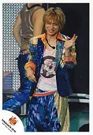 YAMAGATA 0819 : Kanjani Eight / Akihiro Yasuda / Above-knee ・ Costume Blue ・ Right hand microphone ・ Live photo / Eh! Real? Surprising! TOUR 2007