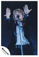 Kanjani Eight / Shodai Yasuda / Knee-High / Costume Black / Stand Microphone / Live Photo / Official Official photo