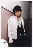 Arashi / Matsujun / Knee-high / Costume black and white / Camera eyes / Background brown / Official Official photo