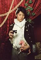 Hiroshi Yazaki (Kentaro Minami) / Kneecap / Left-handed Horse Ornament / Right-handed Binoculars / Background red / Plainclothes Shot / Musical 『 THE PRINCE OF TENNIS 』 Concert Dream Live 4 th