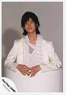 Hey! Say! JUMP / Hirosho Nakajima / Bust up / Costume white / Background grey / Combination of both hands / Official Official photo