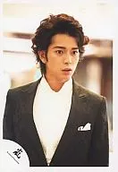 Arashi / Matsujun / Bust up / Suit black / Eye right / Mouth open / Official Official photo