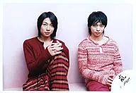 嵐/相葉雅紀・櫻井翔/横型・座り・背景ピンク/公式生写真