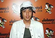 Arashi / Kazuya Ninomiya / Horizontal, Bust up, Jacket White, Cap / Johnny's Film Festa 2004 / Official Official photo