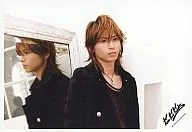 KinKi Kids / Koichi Domoto / Horizontal ・ Bust up ・ Costume black ・ Mirror ・ Eye right ・ Background white / Official Official photo