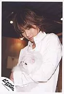 KinKi Kids / Koichi Domoto / Upper Body / White Shirt / Carrying Cat / Under Eyes / Facing Left / Official Official photo