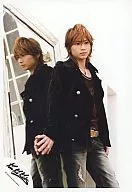 KinKi Kids / Koichi Domoto / Above-the-knee ・ Costume black ・ Mirror ・ Right facing ・ Background white / Official Official photo