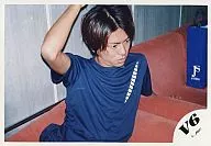 V6 / Takeshi Morita / Horizontal / Blue Shirt / Right Hand Head / Pink Sofa / Official Official photo