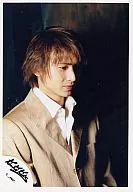 Kinki Kids / Koichi Domoto / Bust up / Jacket beige / Eye right / Background black / Official Official photo