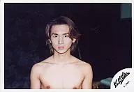 Kinki Kids / Koichi Domoto / Horizontal ・ Bust up ・ Upper body naked ・ Black background / Official Official photo