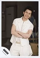 Arashi / Matsujun / Knee-Up / Costume White / Arm Clasps / Smile / Official Official photo