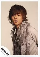 Kis-My-Ft2 / Taisuke Fujigaya / Costume Gray / Stole Gray / Eye View Lower Right / Background Gray / Official Official photo