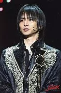 KinKi Kids / Koichi Domoto / Live Photo / Upper Body / Costume Black / Gold / Earphone / Microphone / Necklace / Background Black / 2L Size / Endless SHOCK