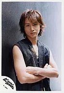 Kinki Kids / Koichi Domoto / Upper Body / Costume Black / Background Gray / Arm Fold / Front View / Official Official photo