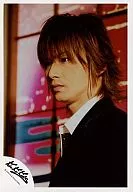 Kinki Kids/堂本光一/丰胸衣黑白背景红粉色视线左/公式生写真