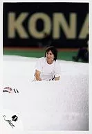 Kinki Kids/堂本光一/上半身・座り・シャツ白・競技・目線左/公式生写真