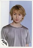 Kinki Kids / Koichi Domoto / Bust up shirt gray / Background white gray / Diagonal lower left / Official Official photo