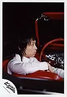 Kinki Kids / Tsuyoshi Domoto / Bust up, sitting, costume history, right eye, inside car, right hand arm rest / Official Official photo