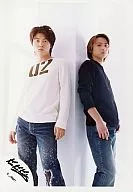 Kinki Kids / Koichi Domoto, Tsuyoshi Domoto / Above the knees / Black and white costume / White shirt text "02" / White background / Official Official photo