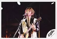 Kinki Kids / Koichi Domoto / Horizontal, Live Photo, Waist, Costume in black and white, Guitar, Background in black / Official Official photo