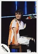 SeXyzone / Ken Nakajima / Live Photo / Knee-Up / Sitting / Piano / Costume white / Orange / Eye-Left / Official Official photo