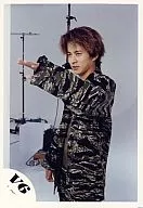 V6 / Junichi Okada / Knee-Up / Costume Camouflage / Left Hand Raised / Background Grey / Official Official photo