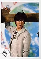 SMAP / Takuya Kimura / Upper waist / Gray sweater / Sunglasses / Official Official photo