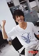 Kansai International Johnnys Jr. / Takahiro Hamada / Knee-up, sitting, T-shirt white, right-hand fist, smiling / "Boys without Lattice" / Official Official photo