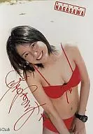 Masami Nagasawa / Above-the-knee ・ Swimsuit red ・ Face tilted ・ With print sign ・ Logo "BOMB" / Official Official photo