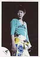Arashi / Masaki Aiba / Knee-High / Costume Green / Left Hand Microphone / Live Photo / Official Official photo