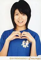 Berryz Kobo / Chinami Tokunaga / Bust Up / Costume T-shirt Blue / Both Hands Heart / Official Official photo