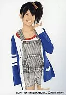 Berryz Kobo / Chinami Tokunaga / Kneecap / Costume Blue / Overall Black / Left Thumb Standing / Official Official photo