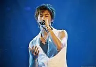 东方神起/郑允浩/上半身/闭眼/左手话筒/卧式/TOHOSHINKI4th LIVE TOUR2009～The Secret Code～巡演