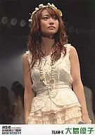 AKB48 / Yuko Oshima / Above the knee / Decoration on the head / Costume white / DVD "All Japan Tour AKB has come" privilege