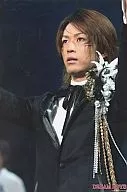 KAT-TUN/龟梨和也/上身/黑衣/身體向左/兩手舉起/DREAM BOYS/2L碼生寫真