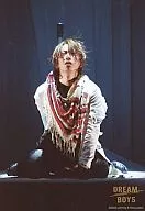 KAT-TUN / Kazuya Kamenashi / Background black / Lit by white light / DREAM BOYS