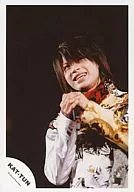KAT TUN / Tatsuya Ueda / Mike with both hands / Black background / Official Official photo