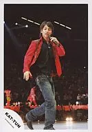 KAT TUN / Yuichi Nakamaru / Red Jacket / Left Hand Microphone / Whole Body / Official Official photo
