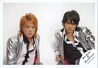 タッキー＆翼/今井・滝沢/横型/バストアップ/銀ジャケット/公式生写真