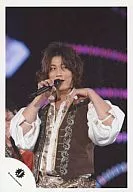 KAT-TUN / Akanishi Jin / Bust Up / Brown / Right Hand Microphone / Eye Point Left / Official Official photo