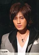 KAT TUN / Hitoshi Akanishi / Gray Jacket / Bust Up / Background Black / Official Official photo