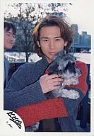 Kinki Kids / Koichi Domoto / Upper body / Red and black sweater / Holds a dog / Official Official photo